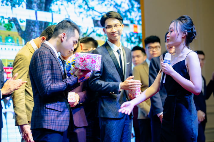 [Yearbook] 12G - THPT Cẩm Phả (2)