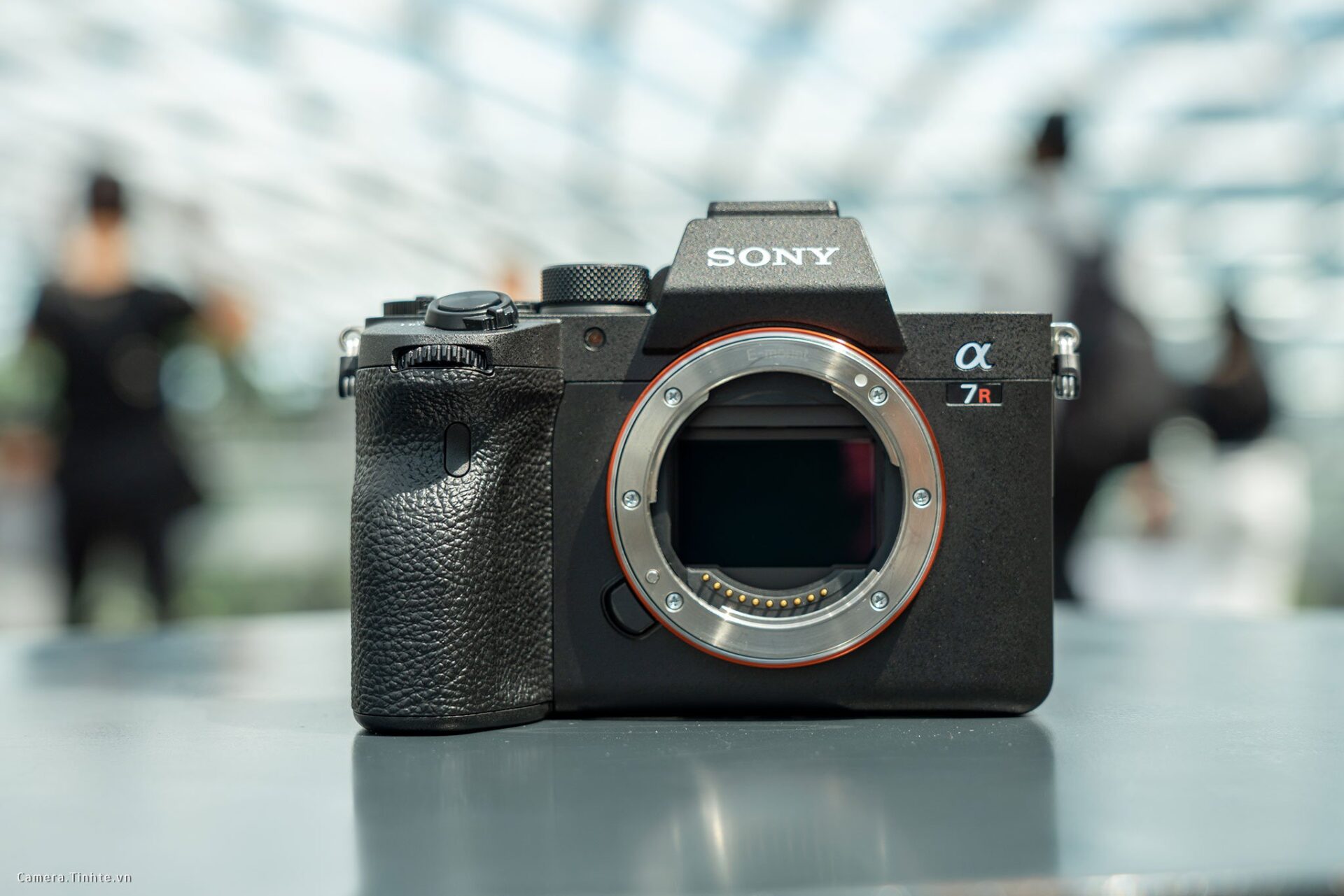 Top 10 Máy Ảnh Mirrorless Nổi Bật Nhất Trong Năm 2019 (4)