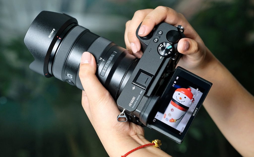 Top 10 Máy Ảnh Mirrorless Nổi Bật Nhất Trong Năm 2019 (6)