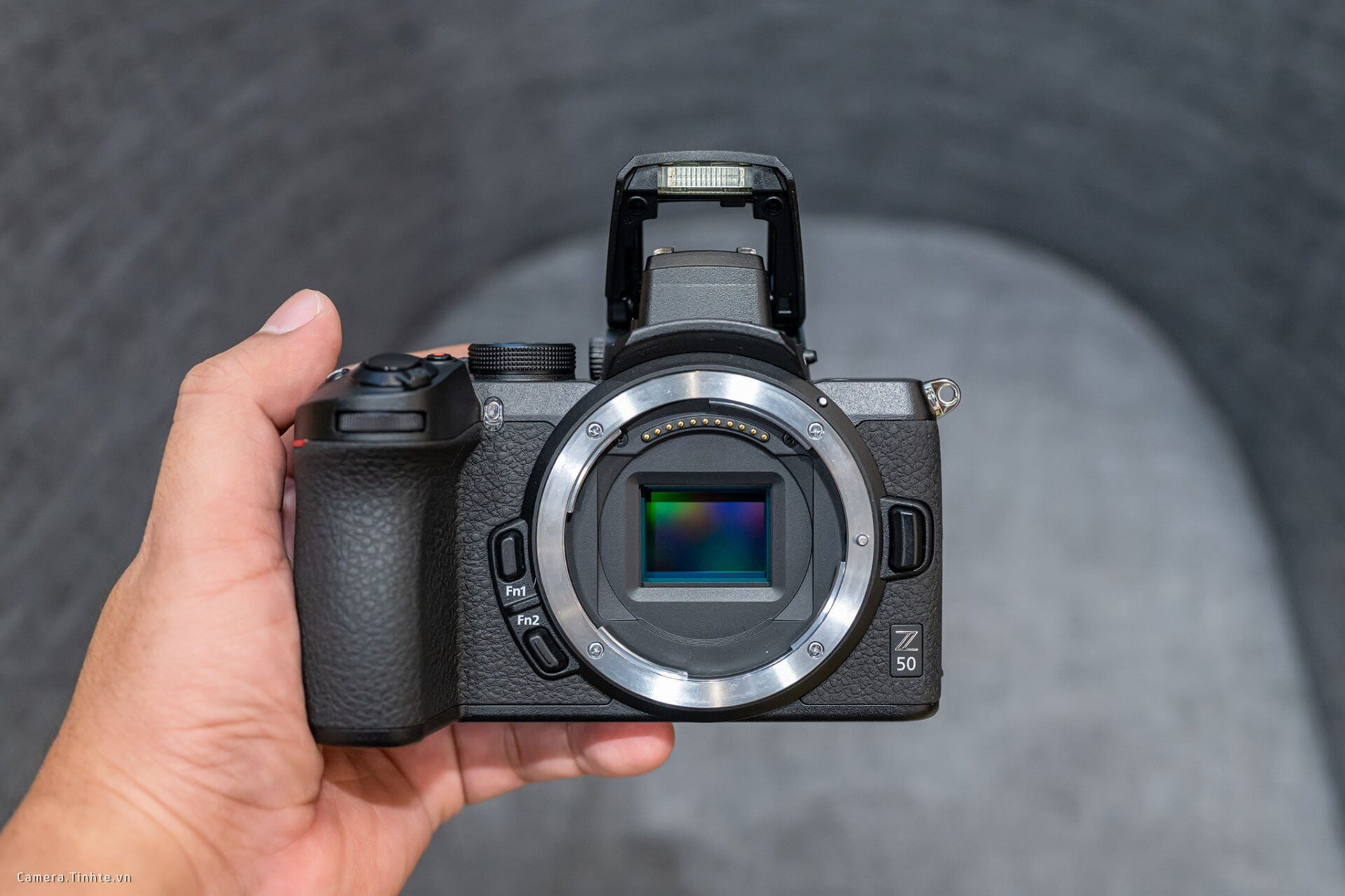 Top 10 Máy Ảnh Mirrorless Nổi Bật Nhất Trong Năm 2019 (1)