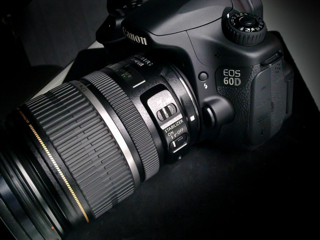 TOP 5 Máy Ảnh Canon Tốt Nhất Năm 2020 Dành Cho Người Thích Đi Du Lịch (9)