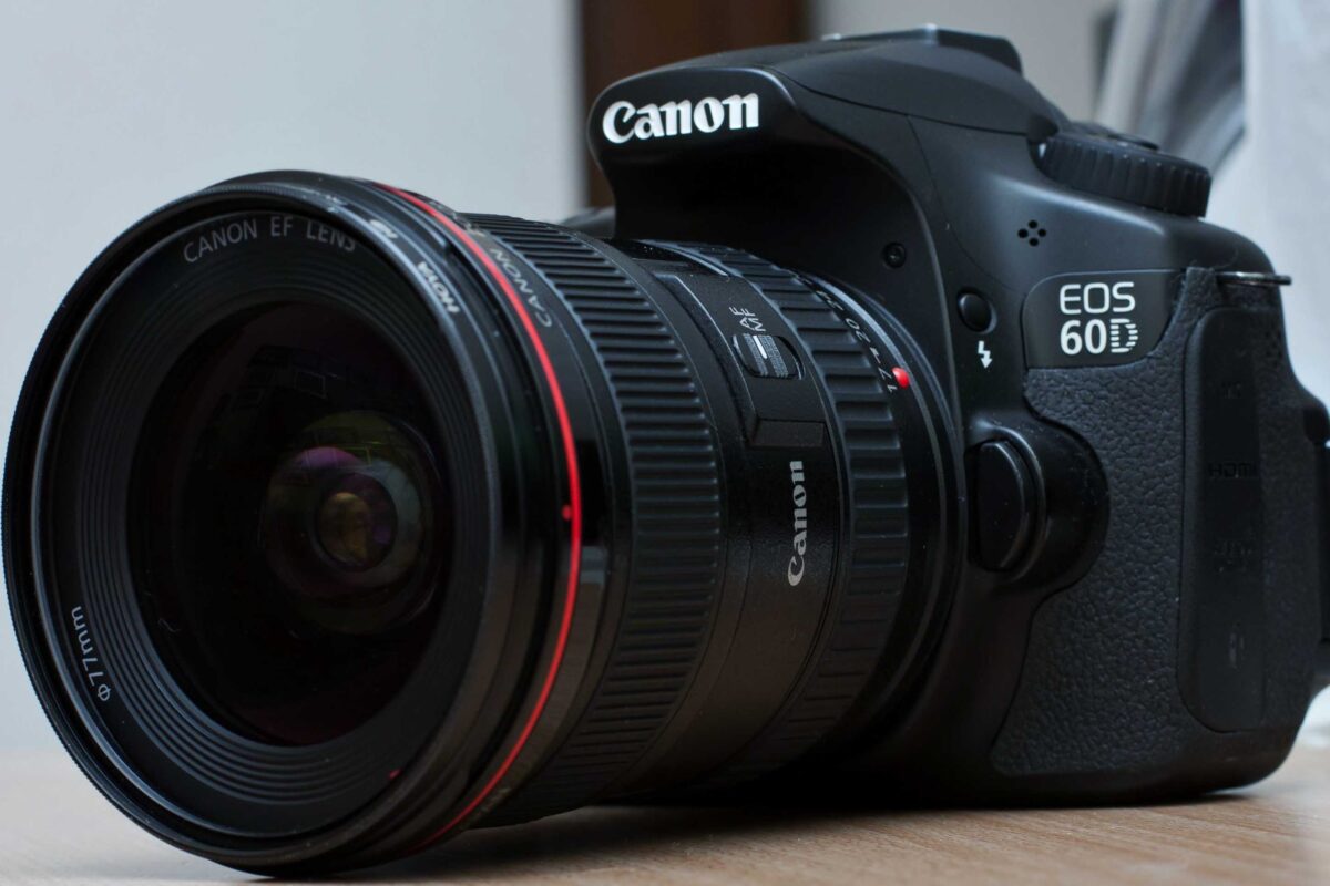 TOP 5 Máy Ảnh Canon Tốt Nhất Năm 2020 Dành Cho Người Thích Đi Du Lịch (8)