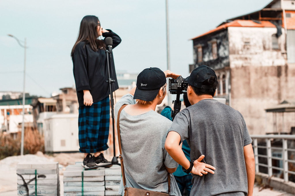 Behind The Scenes ''Hơn Cả Yêu'' Vietcover (5)