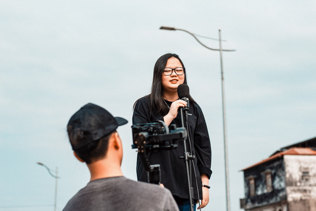 Behind The Scenes ''Hơn Cả Yêu'' Vietcover (7)