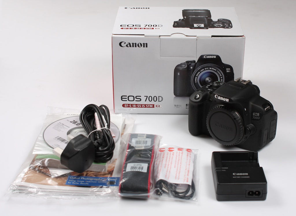 TOP 5 Máy Ảnh Canon Tốt Nhất Năm 2020 Dành Cho Người Thích Đi Du Lịch (1)