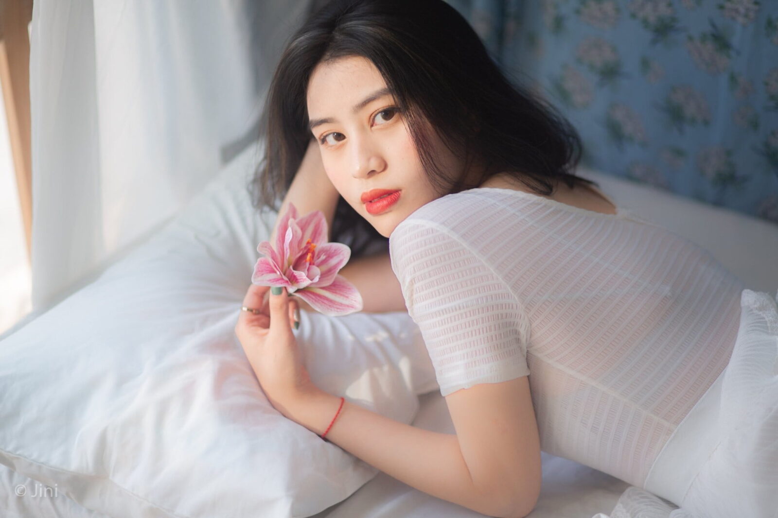 [Em Hàng Xóm] – Thanh xuân cái gì cũng có. Chỉ là không đủ dũng khí để nói thích một người.