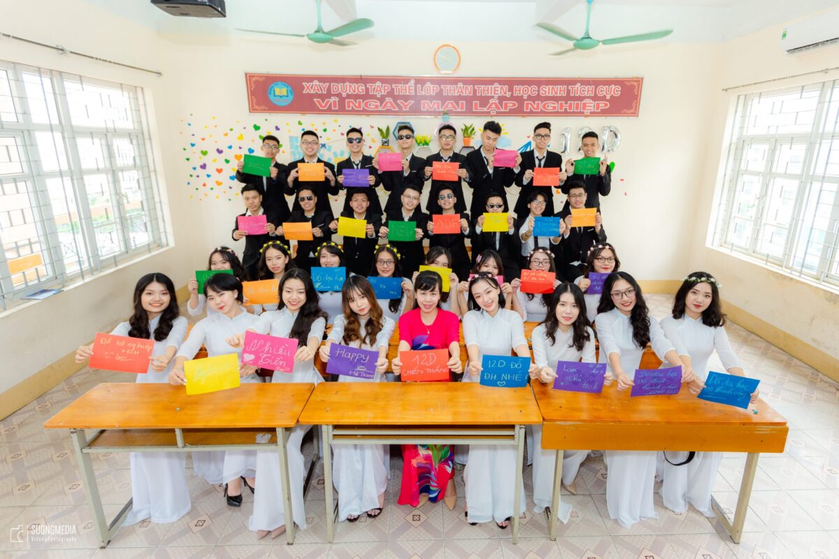 [ Yearbook ] Kỷ yếu 12D - THPT Văn Lang (3)