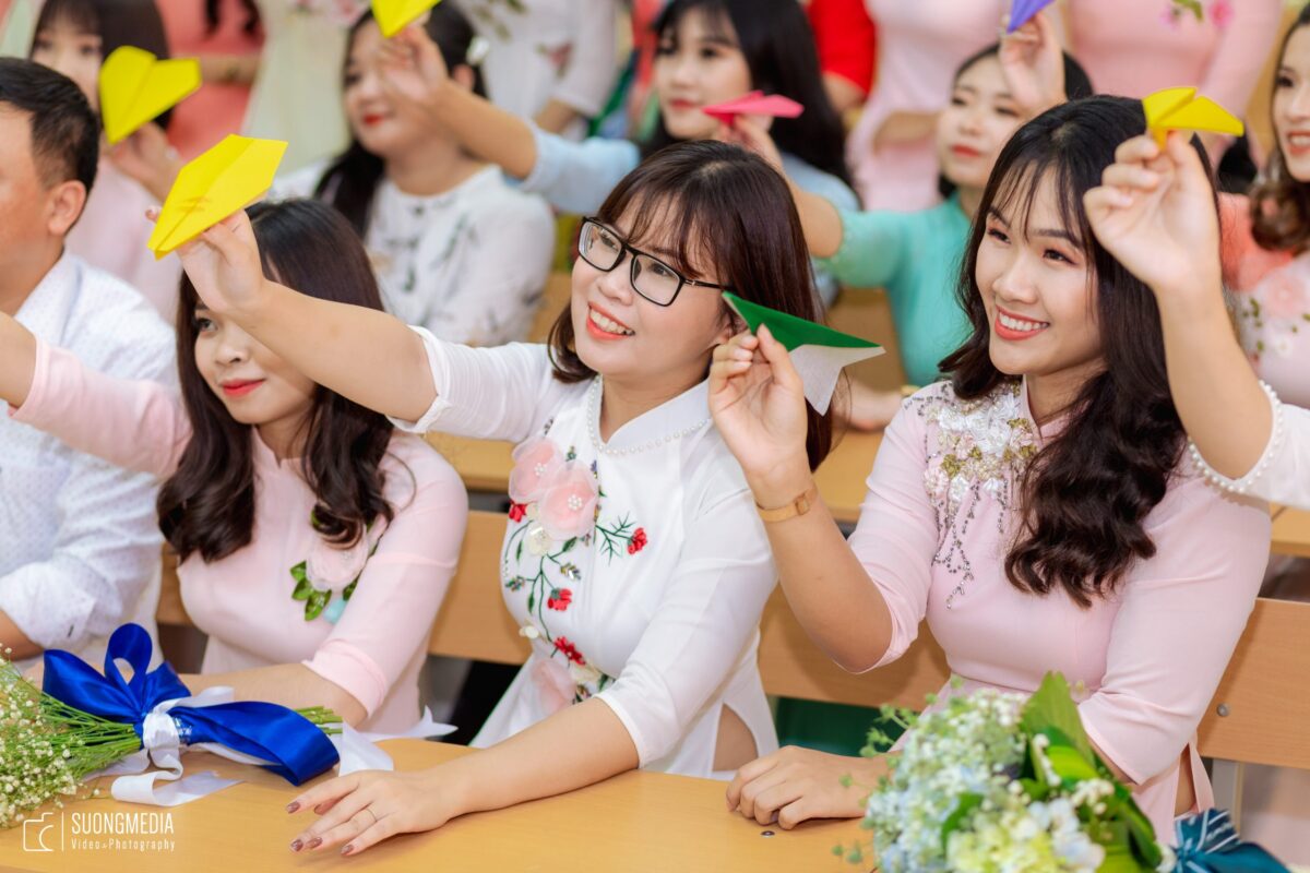 [ Kỷ Yếu ] Lớp Kinh tế T1 - Đại học Hạ Long (1)