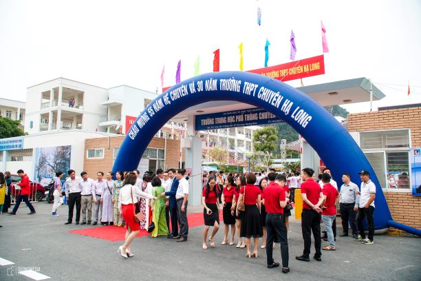 Sương Media cháy cực nhiệt cùng trường Chuyên Hạ Long (16)