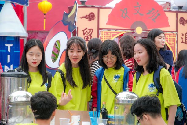 Sương Media cháy cực nhiệt cùng trường Chuyên Hạ Long (17)