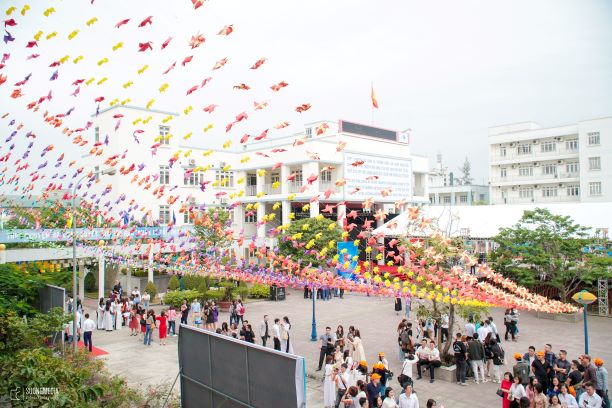 Sương Media cháy cực nhiệt cùng trường Chuyên Hạ Long (20)