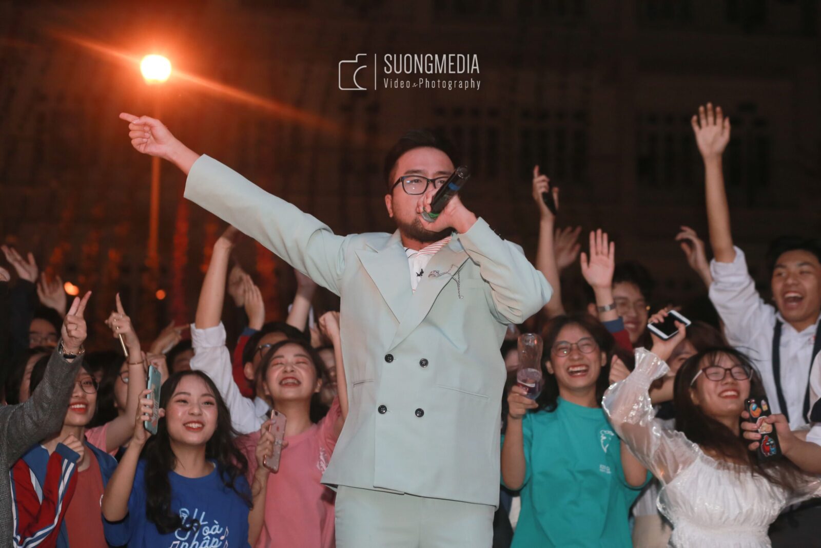 Sương Media cháy cực nhiệt cùng trường Chuyên Hạ Long
