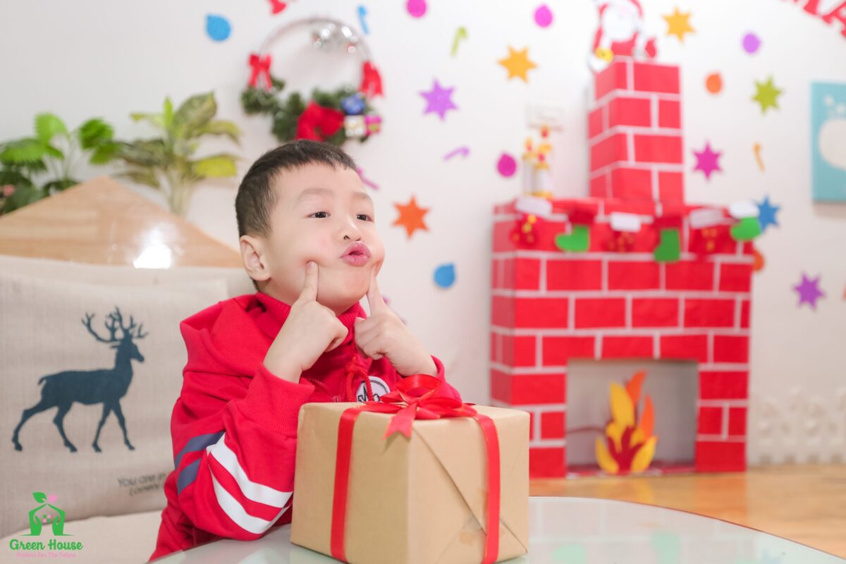 Chụp ảnh concept Giáng Sinh tại trường Mầm Non Ngôi Nhà Xanh. (11)