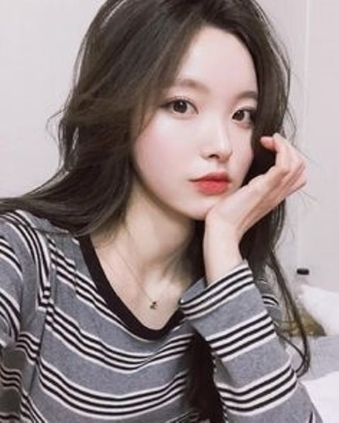 5 Cách Chụp Ảnh Selfie Đẹp Nhất 2021
