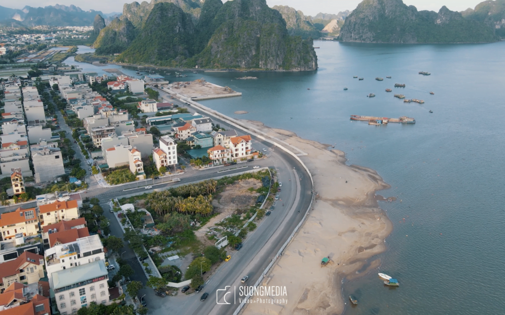 Bãi Tắm Cột 8