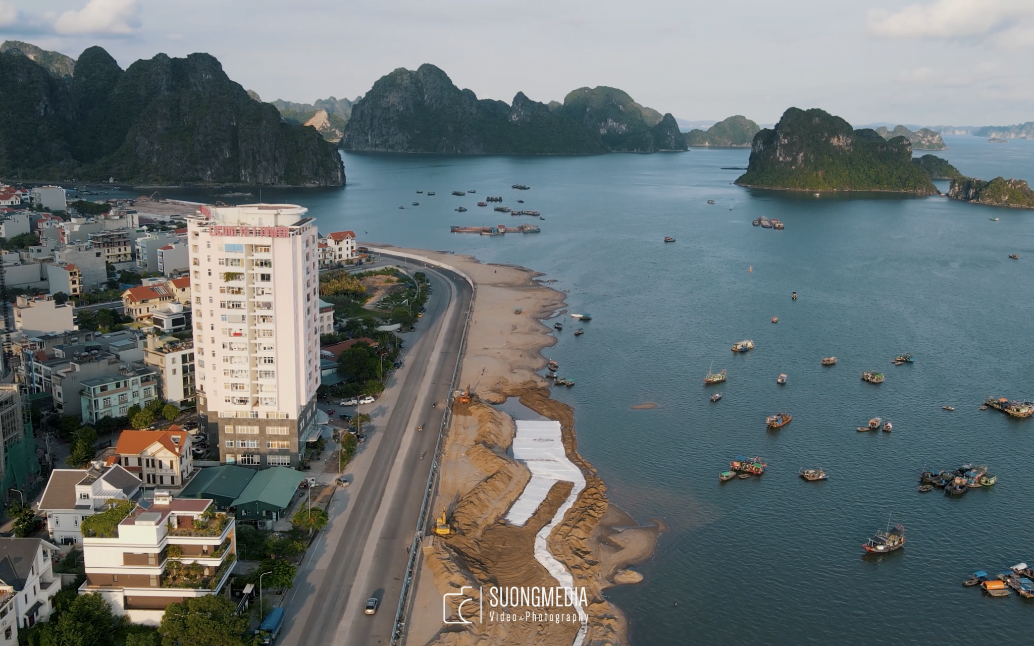 Bãi Tắm Cột 8 – Bãi tắm nhân tạo đầu tiên tại Hòn Gai