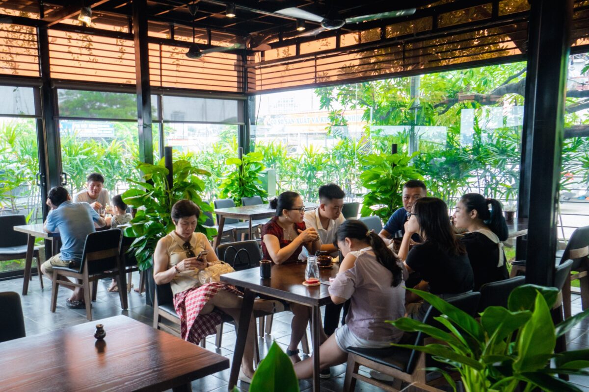 Cơm Nhà 1982 dành cho ai?