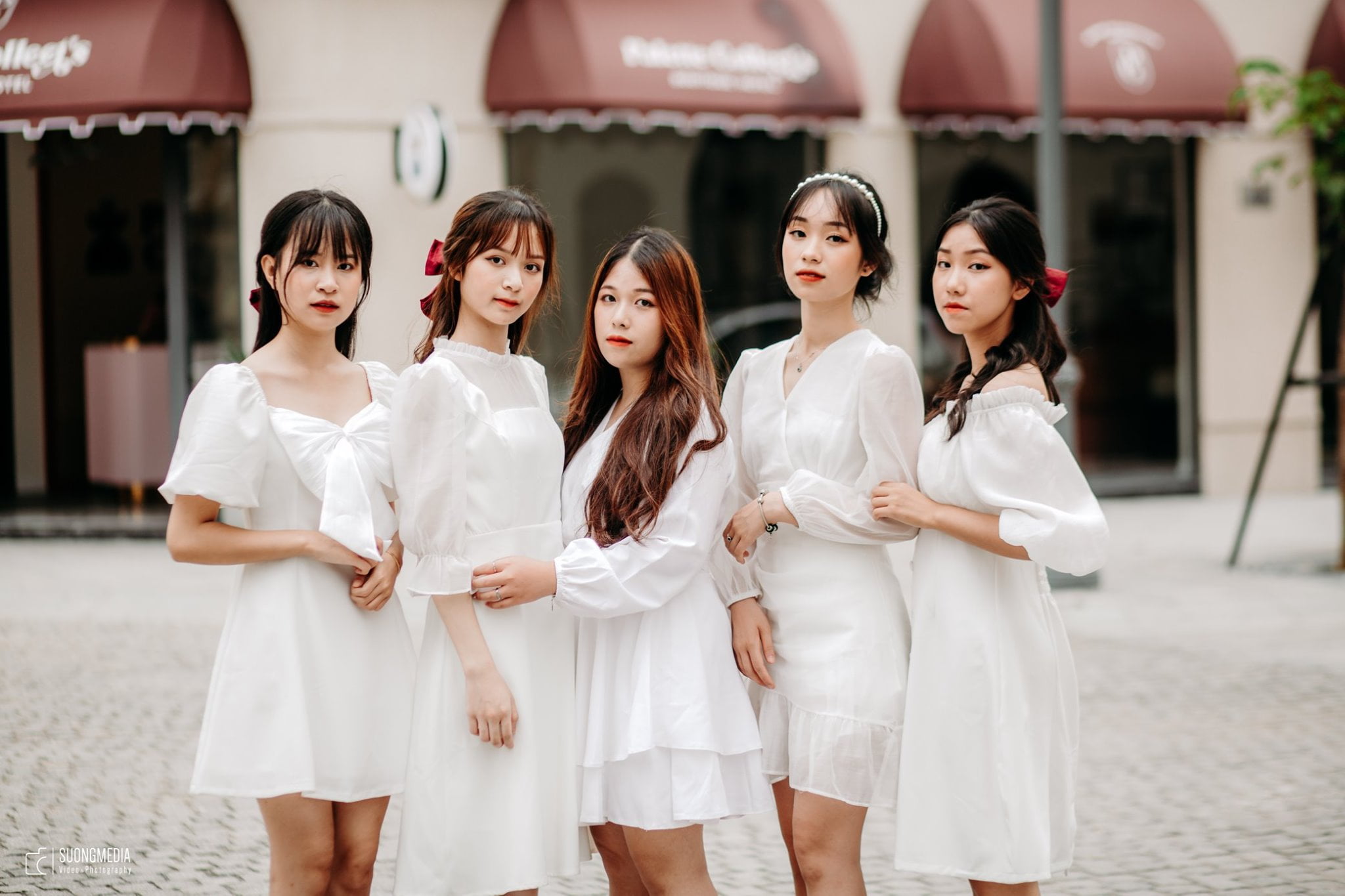 Chụp kỷ yếu nhóm