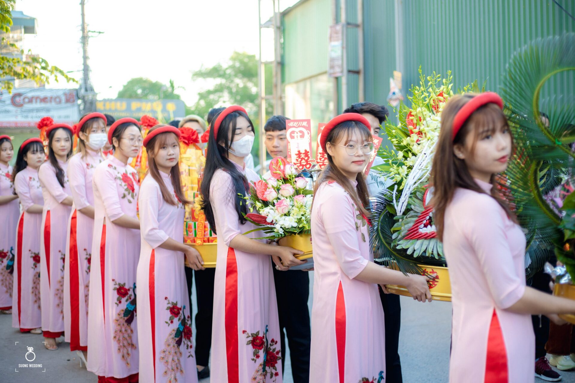 Những lưu ý khi sắp xếp đội bê lễ ngày cưới (1)