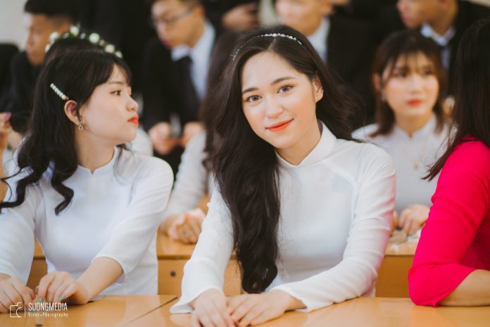 Áo dài trắng mang nét đẹp thuần Việt