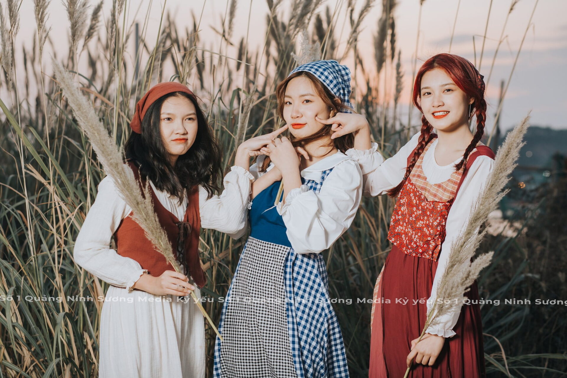 Quần áo vintage cổ điển