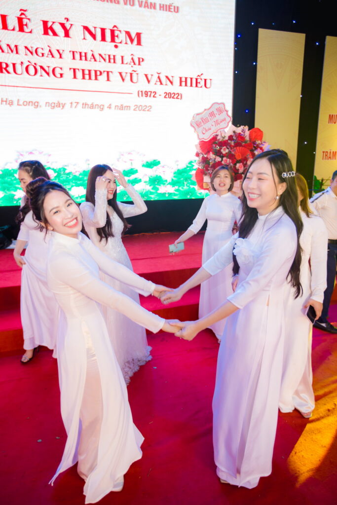 Họp lớp họp khóa THPT Vũ Văn Hiếu