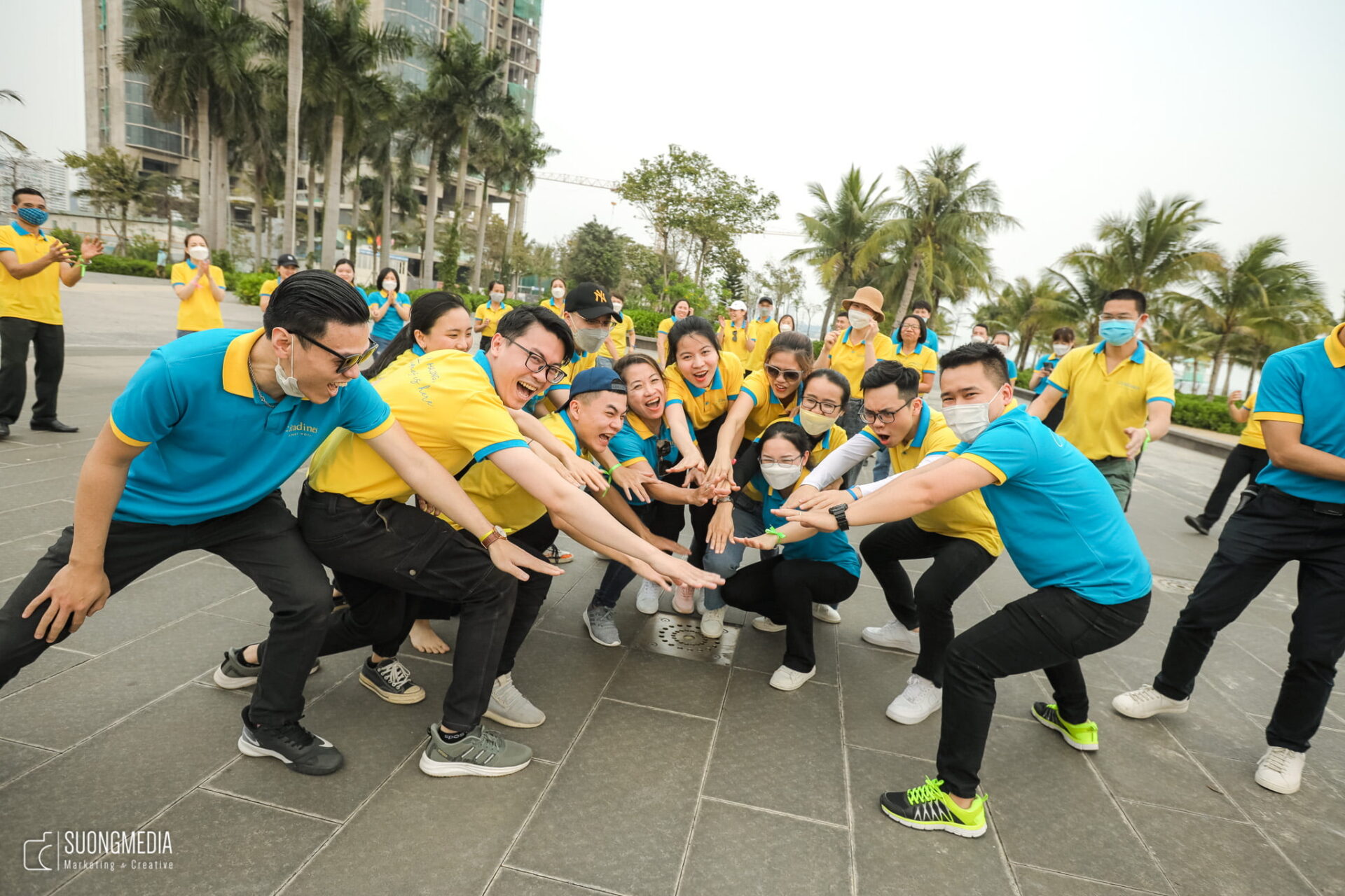 Chụp ảnh kỷ yếu hóa trang