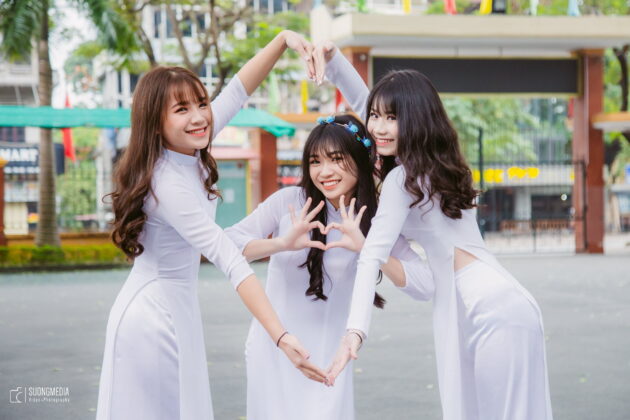 Chụp kỷ yếu nhóm