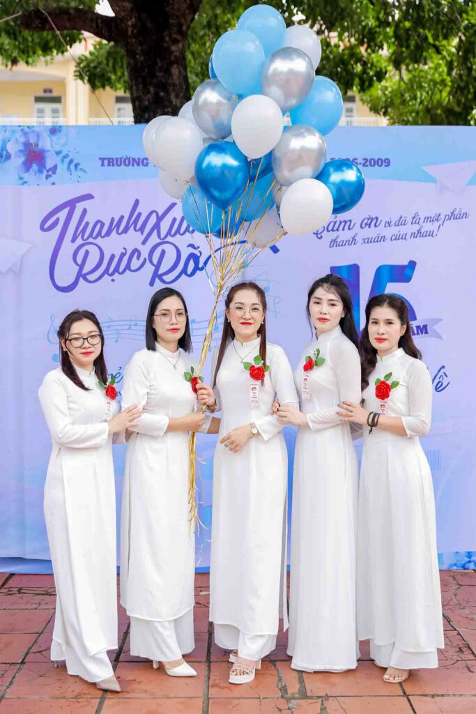 Chụp ảnh họp lớp 12A2 K23 - THPT Lê Hồng Phong (50)