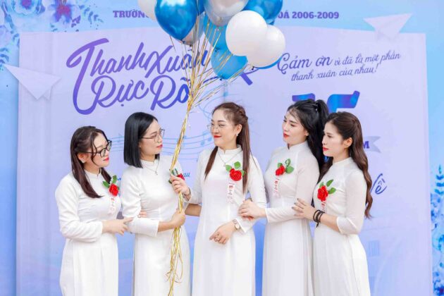 Chụp ảnh họp lớp 12A2 K23 - THPT Lê Hồng Phong (49)