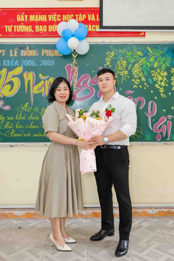Chụp ảnh họp lớp 12A2 K23 - THPT Lê Hồng Phong (21)
