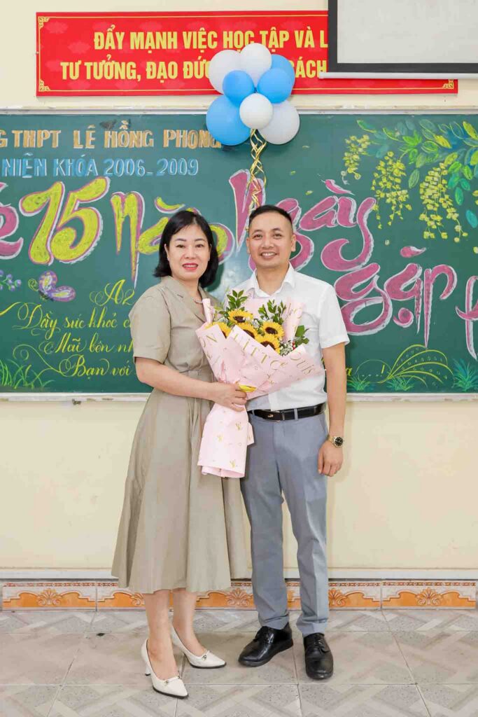 Chụp ảnh họp lớp 12A2 K23 – THPT Lê Hồng Phong