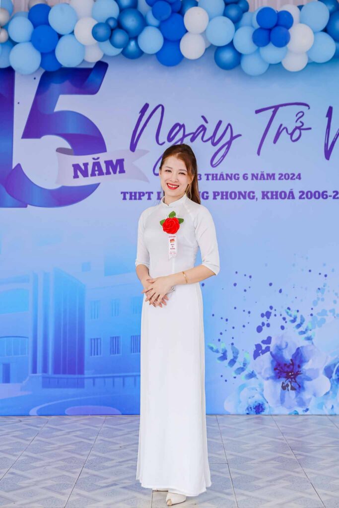 Chụp ảnh họp lớp 12A2 K23 - THPT Lê Hồng Phong (15)