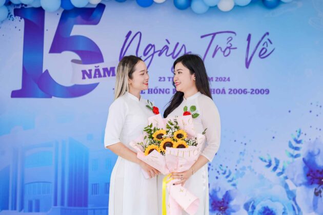Chụp ảnh họp lớp 12A2 K23 - THPT Lê Hồng Phong (13)