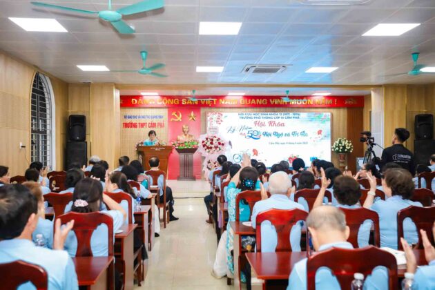 Chụp ảnh Hội Khoá 50 năm. Niên khoá 71-74 (14)