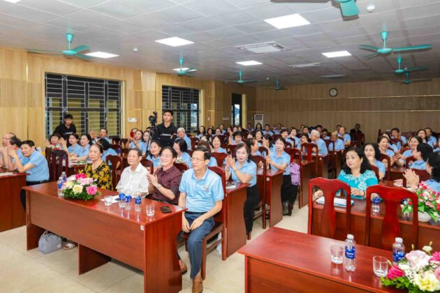 Chụp ảnh Hội Khoá 50 năm. Niên khoá 71-74 (13)