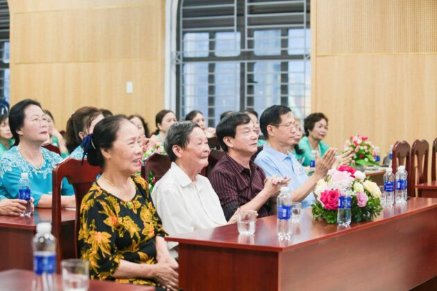Chụp ảnh Hội Khoá 50 năm. Niên khoá 71-74 (37)