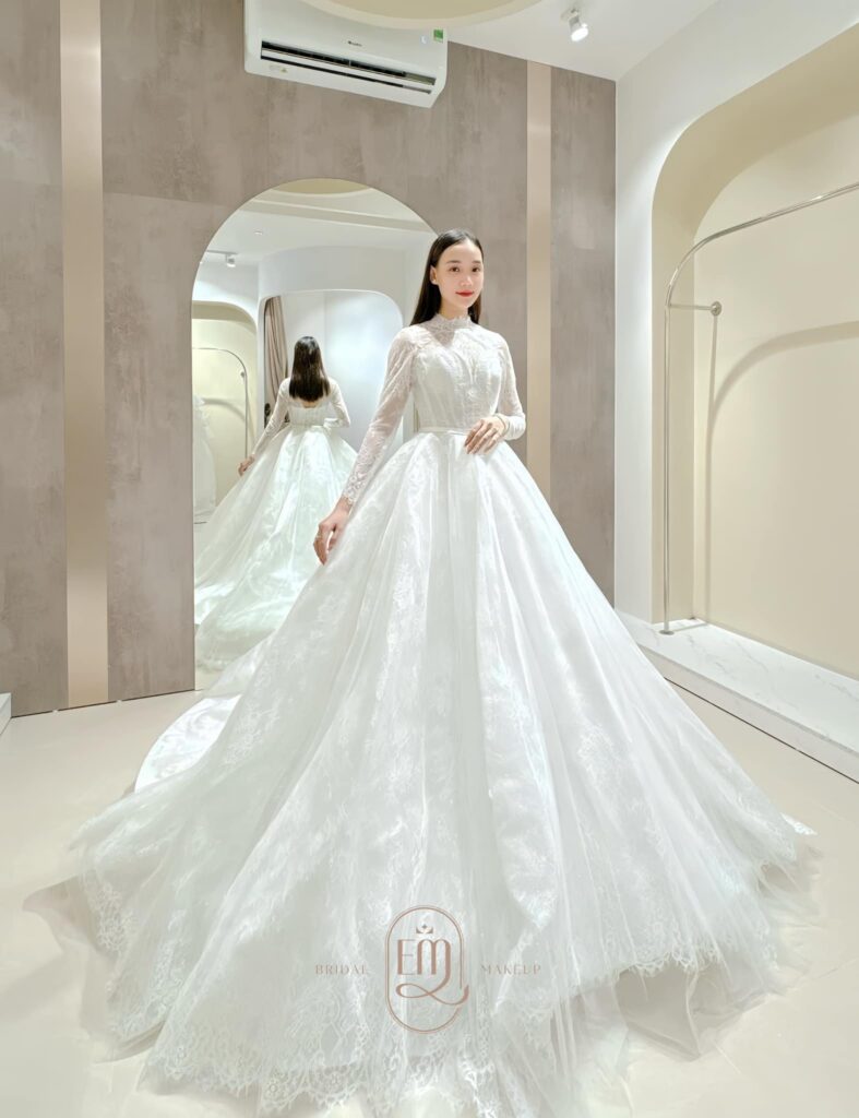 EM Bridal – Studio Hàng Đầu Về Váy Cưới Cao Cấp Và Dịch Vụ Chụp Ảnh Cưới Tại Cẩm Phả  (4)