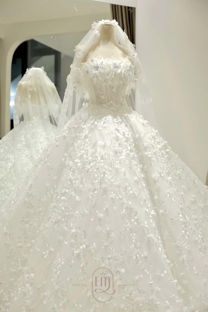 EM Bridal – Studio Hàng Đầu Về Váy Cưới Cao Cấp Và Dịch Vụ Chụp Ảnh Cưới Tại Cẩm Phả  (8)