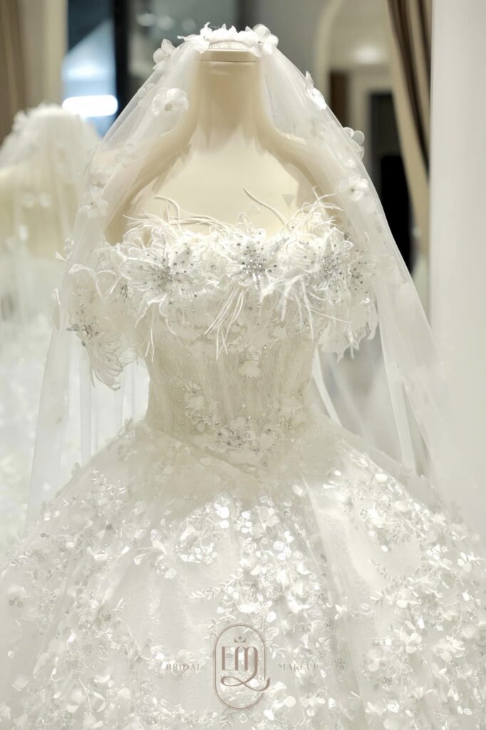 EM Bridal – Studio Hàng Đầu Về Váy Cưới Cao Cấp Và Dịch Vụ Chụp Ảnh Cưới Tại Cẩm Phả  (9)