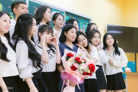 Chụp Ảnh Họp Lớp THPT Cẩm Phả – Sương Media Lưu Giữ Thanh Xuân Bằng Hình Ảnh và Những Cảm (30)