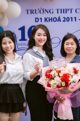 Chụp Ảnh Họp Lớp THPT Cẩm Phả – Sương Media Lưu Giữ Thanh Xuân Bằng Hình Ảnh và Những Cảm (9)