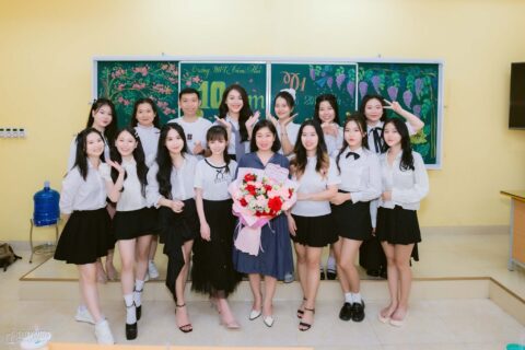 Chụp Ảnh Họp Lớp THPT Cẩm Phả – Sương Media Lưu Giữ Thanh Xuân Bằng Hình Ảnh và Những Cảm (12)