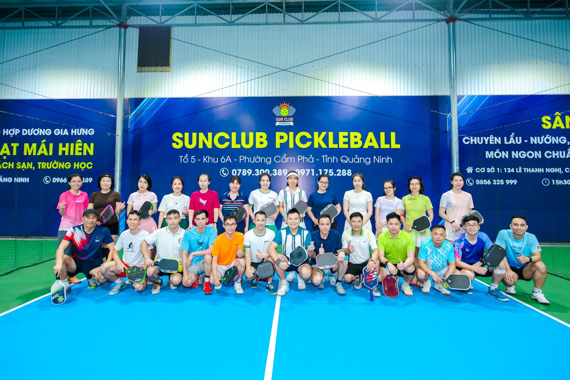 Ảnh tập thể toàn bộ vận động viên giải pickleball tại Quảng Ninh do Sương Media chụp