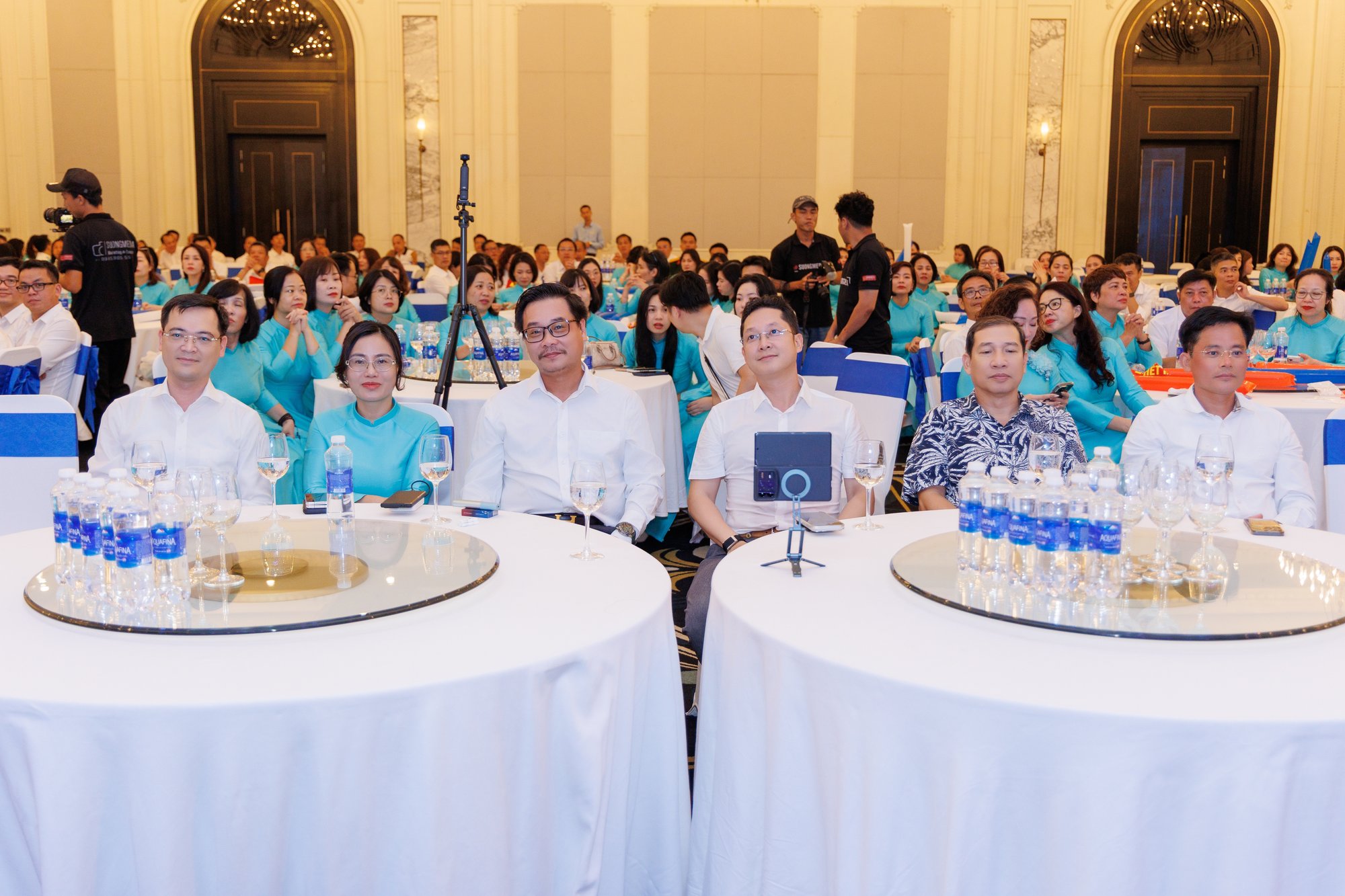 Lãnh đạo Sở Tài chính Hà Nội phát biểu tại gala Vinpearl Hạ Long